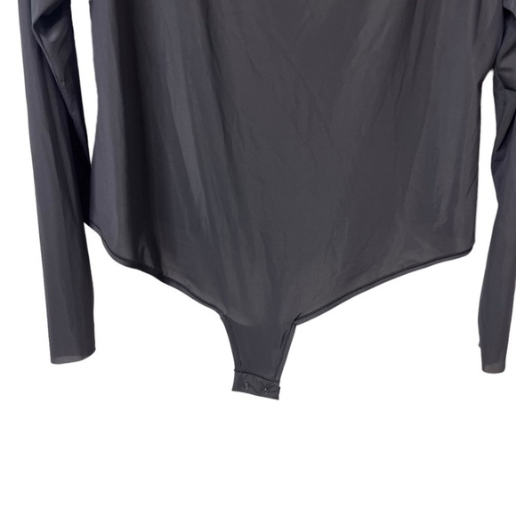 Skims Essential Long Sleeve Scoop Neck Black Size 4X Thong Lightweight Raw Cut - Picture 4 of 10